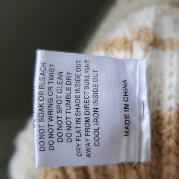 Sabo Knit Shorts Size Medium Cream and Tan - Picture 7 of 7